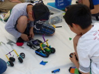 作ったロボットでお友達とバトル！